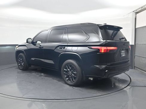 Used 2024 Toyota Sequoia Platinum AWD/4WD image 5