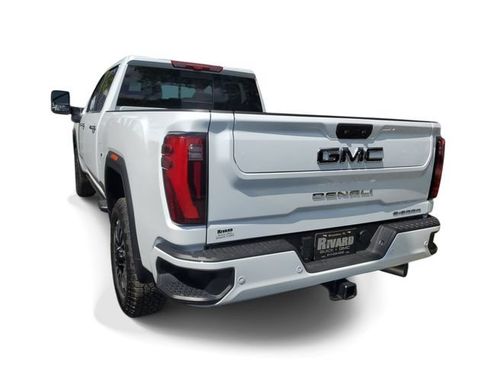 Used 2026 GMC Sierra 2500 Denali Ultimate AWD/4WD image 3