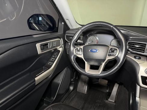 Used 2020 Ford Explorer XLT w/ Equipment Group 202A RWD image 25