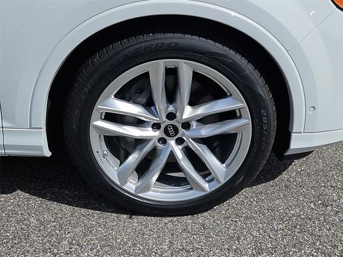 New 2025 Audi Q7 3.0T Premium Plus image 3