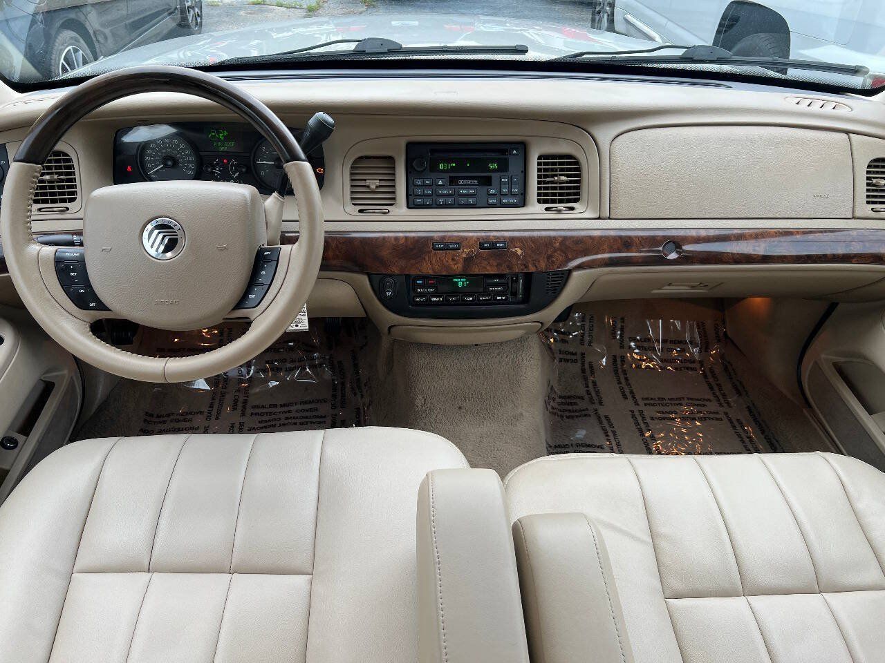 Used 2010 Mercury Grand Marquis LS RWD image 32