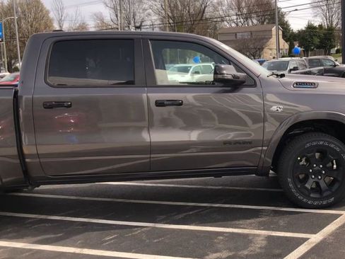 New 2026 RAM 1500 4x4 Crew Cab image 9