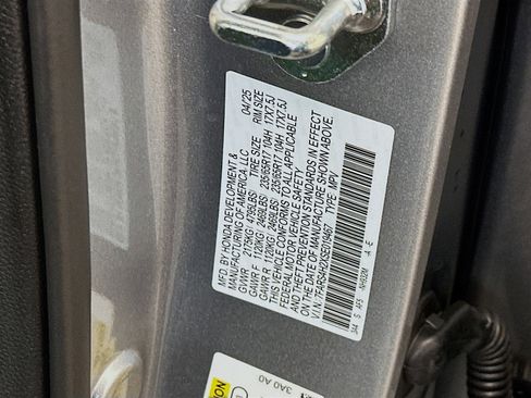 Used 2025 Honda CR-V LX image 12