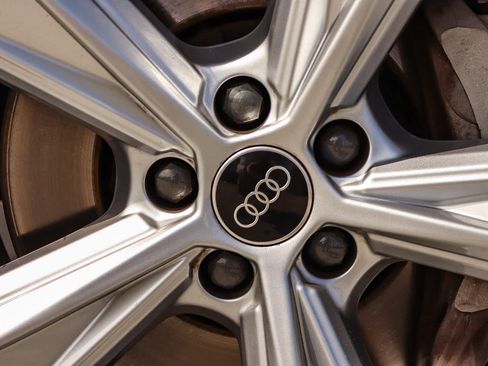 Used 2023 Audi Q7 2.0T Premium AWD/4WD image 15
