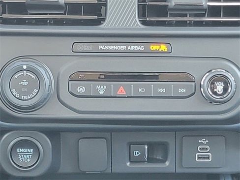 New 2025 Ford Maverick Lariat w/ Black Appearance Package image 28