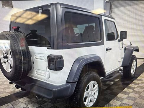 Used 2020 Jeep Wrangler Sport AWD/4WD image 4