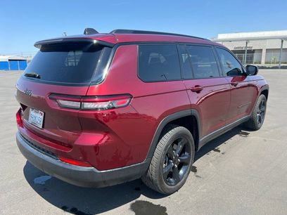 Used 2023 Jeep Grand Cherokee L Laredo