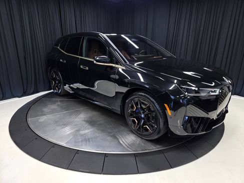 Used 2023 BMW iX M60 AWD/4WD image 16