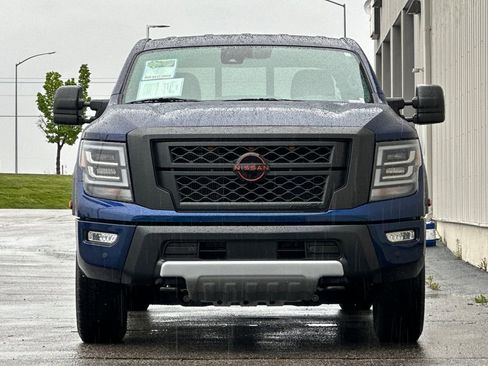 Used 2024 Nissan Titan PRO-4X image 9