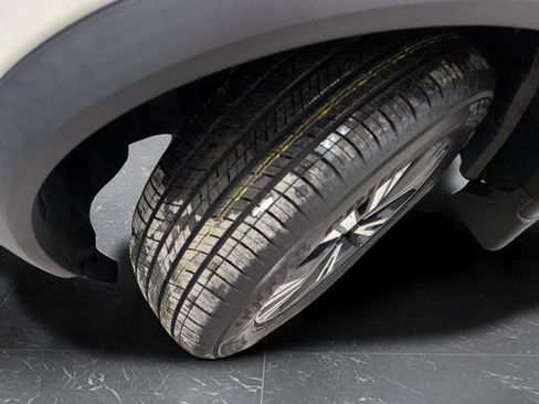 Used 2023 Nissan Rogue SV w/ SV Premium B Package image 34