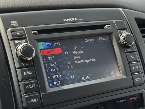 Used 2013 Toyota Tacoma 4x4 Regular Cab image 5