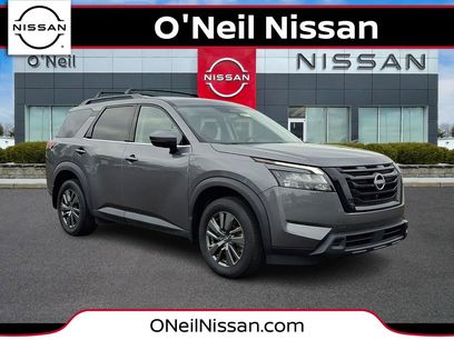Used 2023 Nissan Pathfinder SV w/ Black Appearance Package
