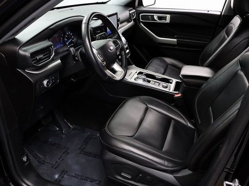 Used 2022 Ford Explorer XLT w/ Equipment Group 202A image 10