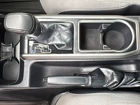 Used 2022 Toyota Tacoma SR5 image 15