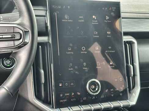 Certified 2025 GMC Acadia Elevation FWD image 13