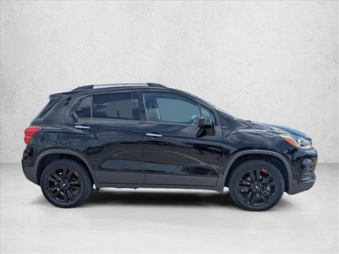 Used 2018 Chevrolet Trax LT w/ Redline Edition AWD/4WD image 4