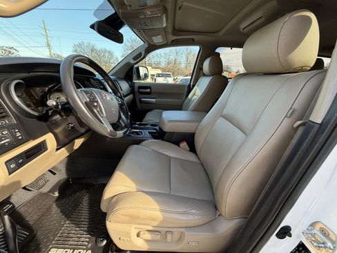 Used 2019 Toyota Sequoia Limited image 18