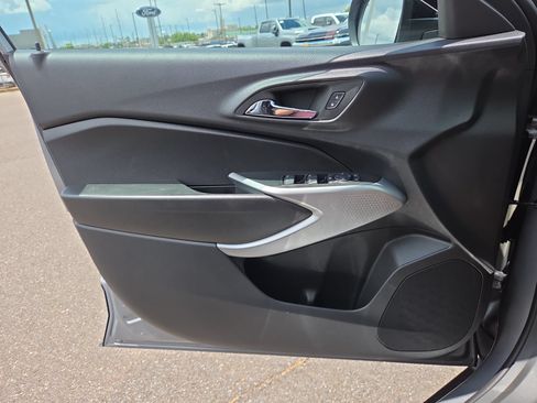New 2026 Chevrolet Trax RS w/ Sunroof Package FWD image 17