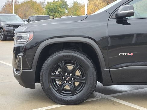 Used 2022 GMC Acadia AT4 w/ Technology Package image 9