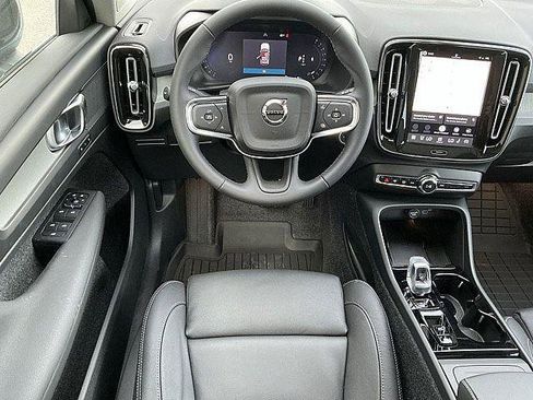 New 2026 Volvo XC40 B5 Plus w/ Protection Package Premier AWD/4WD image 5