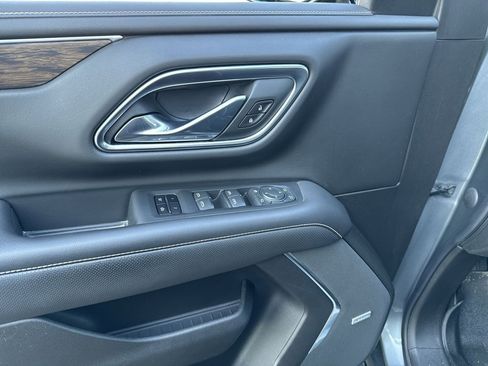 Used 2021 Chevrolet Tahoe Premier w/ Premium Package image 20