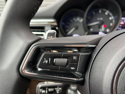 Certified 2025 Porsche Macan image 15