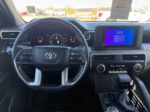 Certified 2025 Toyota 4Runner SR5 AWD/4WD image 16