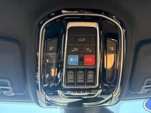 Used 2022 Jeep Grand Cherokee Summit AWD/4WD image 11