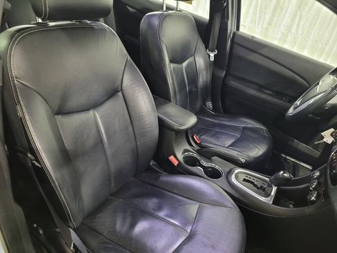 Used 2013 Chrysler 200 Limited image 43
