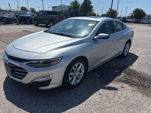Used 2022 Chevrolet Malibu LT FWD image 1