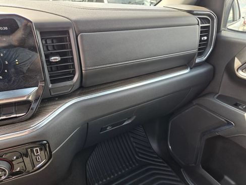 Used 2025 Chevrolet Silverado 1500 RST AWD/4WD image 29