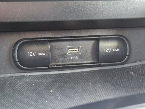 Used 2025 Kia Soul LX w/ LX Technology Package FWD image 22