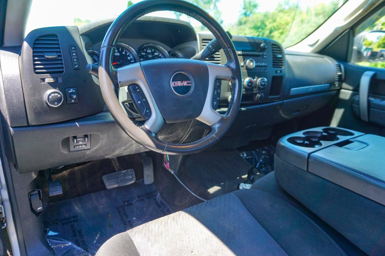 Used 2010 GMC Sierra 2500 SLE w/ SLE Preferred Package AWD/4WD image 12