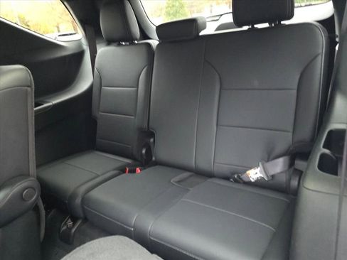 Certified 2025 Chevrolet Traverse LT image 8