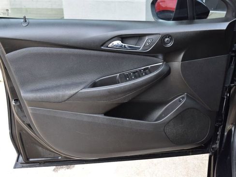 Used 2017 Chevrolet Cruze LS image 40