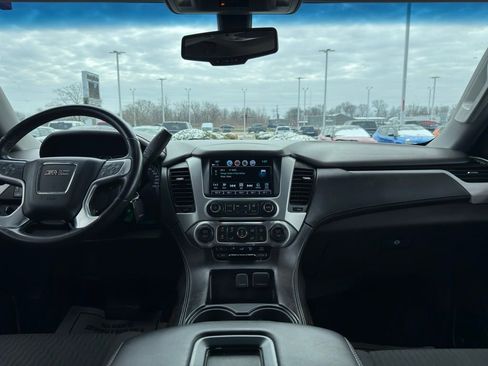 Used 2017 GMC Yukon SLE w/ SLE Value Package image 14