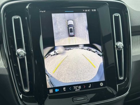 Used 2025 Volvo XC40 B5 Plus w/ Climate Package image 25