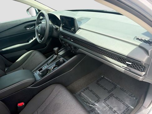 Certified 2023 Honda Accord EX image 31