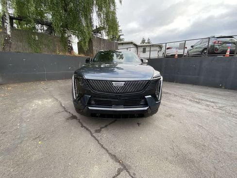 Certified 2025 Cadillac Escalade IQ Sport 1 w/ Smart Trailering package AWD/4WD image 9