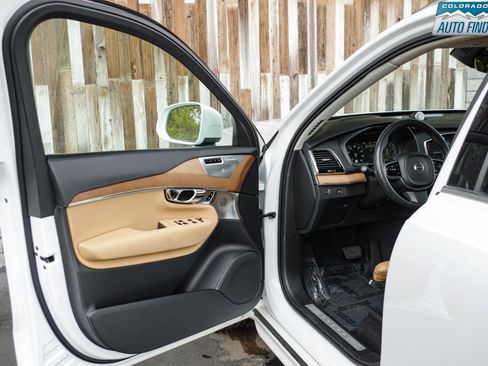 Used 2016 Volvo XC90 T6 Inscription w/ Vision Package AWD/4WD image 11