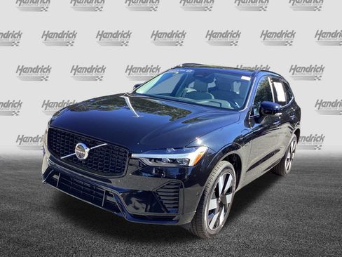 Certified 2025 Volvo XC60 T8 Plus w/ Protection Package Premier image 5