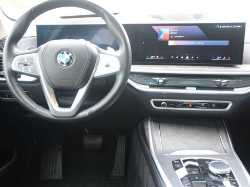 Used 2025 BMW X7 xDrive40i w/ Premium Package AWD/4WD image 18