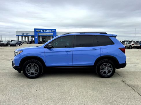 Used 2025 Honda Passport TrailSport image 11