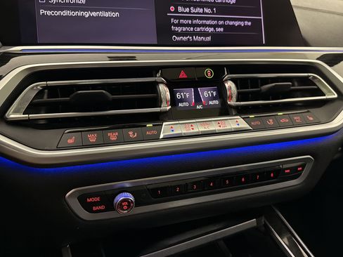 Used 2019 BMW X7 xDrive40i w/ Premium Package AWD/4WD image 21