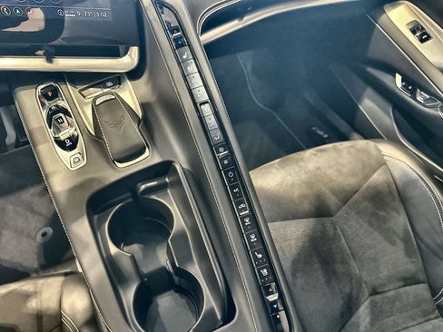 Used 2023 Chevrolet Corvette Stingray Preferred Cpe w/ Z51 Performance Package RWD image 27