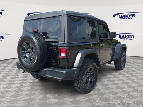 Used 2022 Jeep Wrangler Sport AWD/4WD image 3