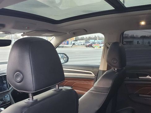 Used 2021 Volkswagen Atlas SEL Premium image 20