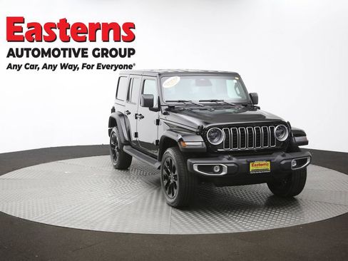 Used 2025 Jeep Wrangler Unlimited Sahara w/ Safety Group AWD/4WD image 52