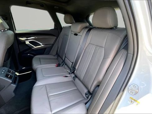 Used 2025 Audi Q5 Premium w/ Convenience Package AWD/4WD image 28
