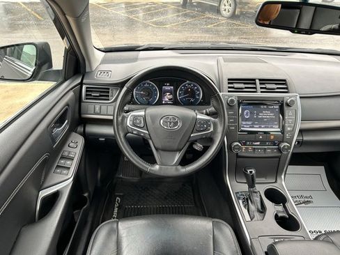 Used 2016 Toyota Camry XLE image 18